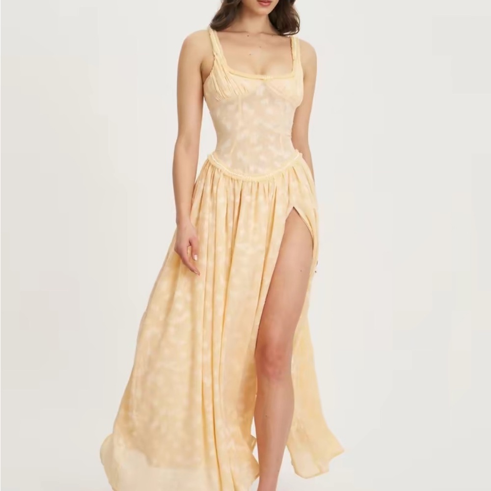 Miss Circle Ulissa Maxi Dress